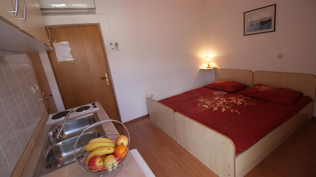 Apartments Ivka Omiš Rom bilde