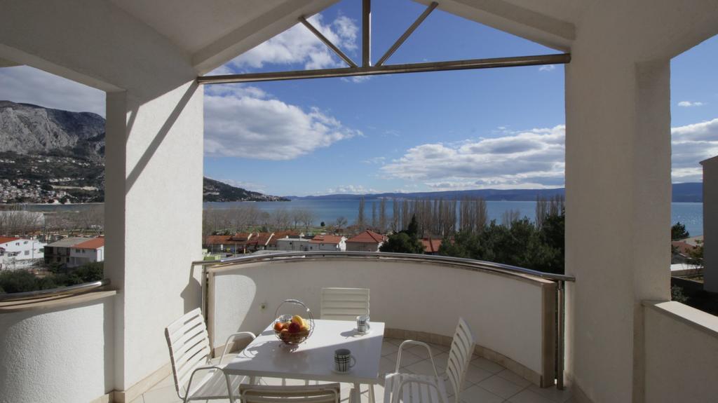 Apartments Ivka Omiš Rom bilde