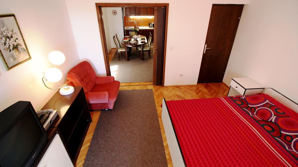 Apartments Ivka Omiš Rom bilde
